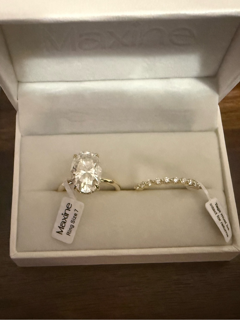 Maxine Oval Wedding Set